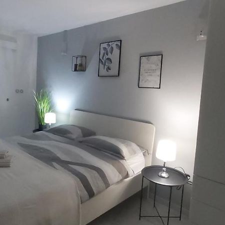 Studio Apartments Igor Врсар Экстерьер фото